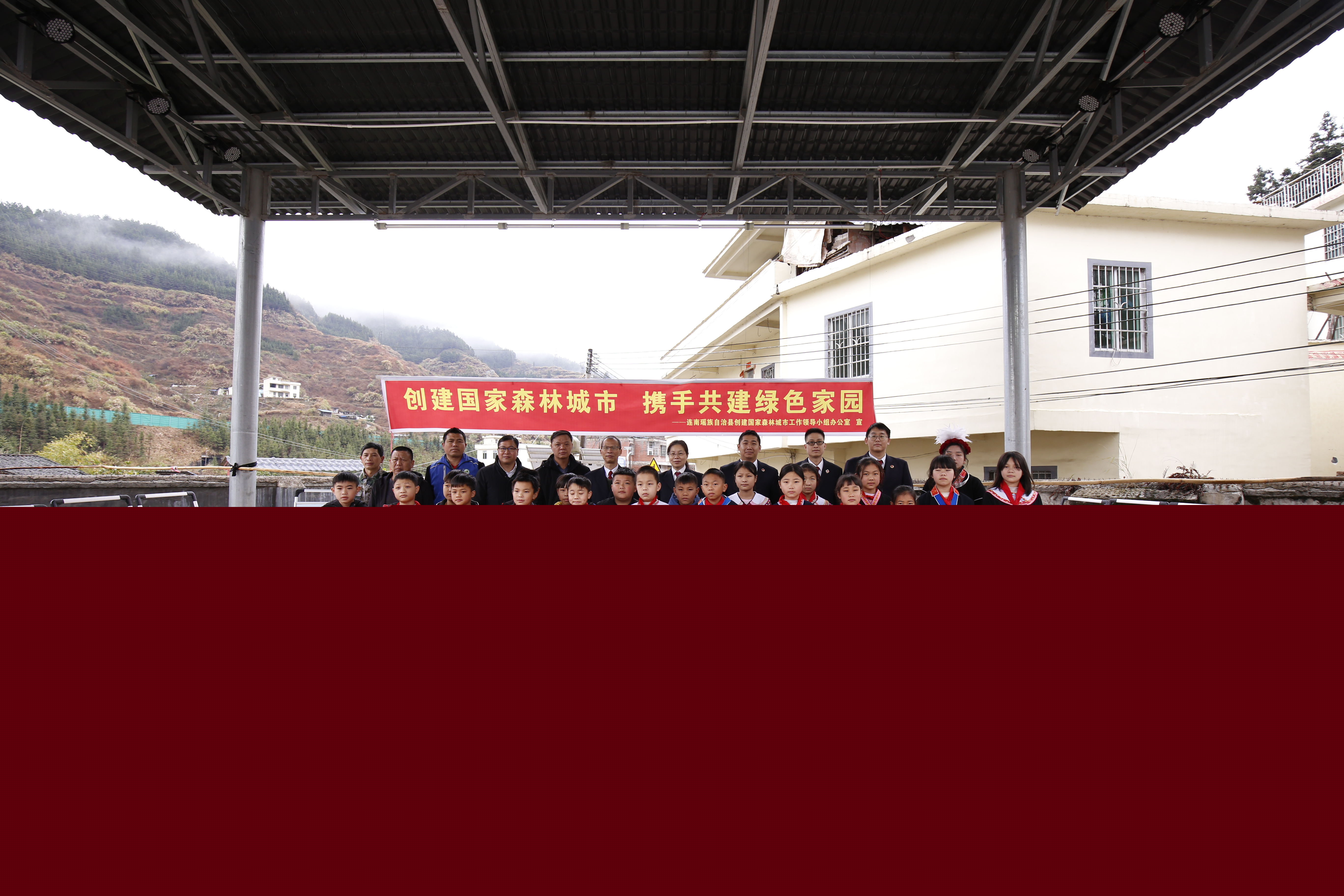普法宣传进乡村，法治意识入人心  ——165365比分网_英国365bet官方网_365手机卫士人民检察院开展送法进乡村活动